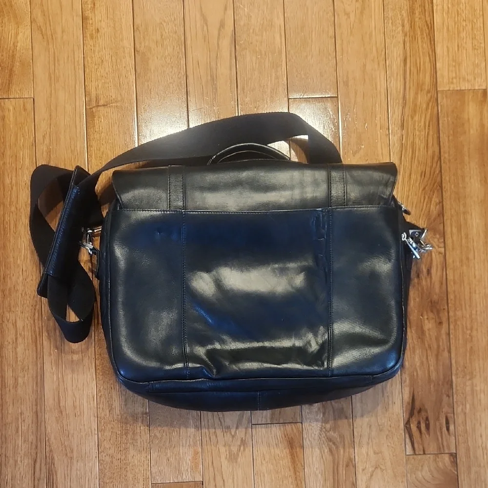 Samsonite Leather Messenger Laptop Bag Black Briefcase Work Travel 18